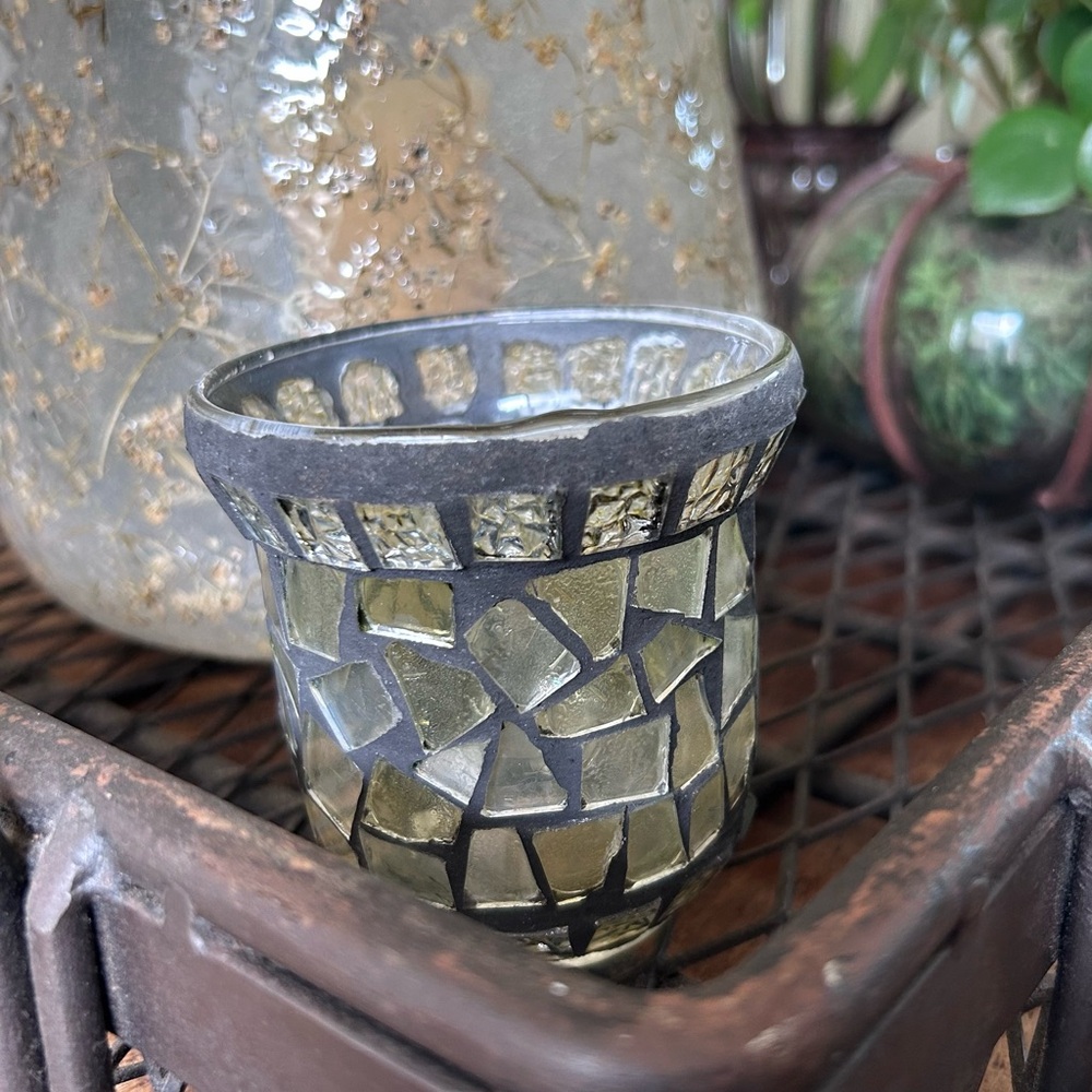 Vintage style mosaic tea light candle holder